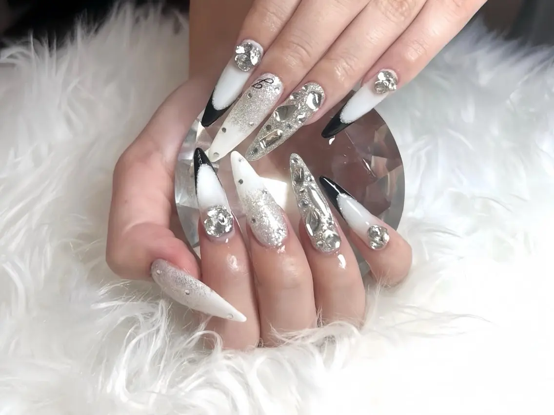 ネイル アートネイル フレンチネイル ジェルネイル 韓国ネイル ミラーネイル Rin Nail 新大久保店のネイルデザイン