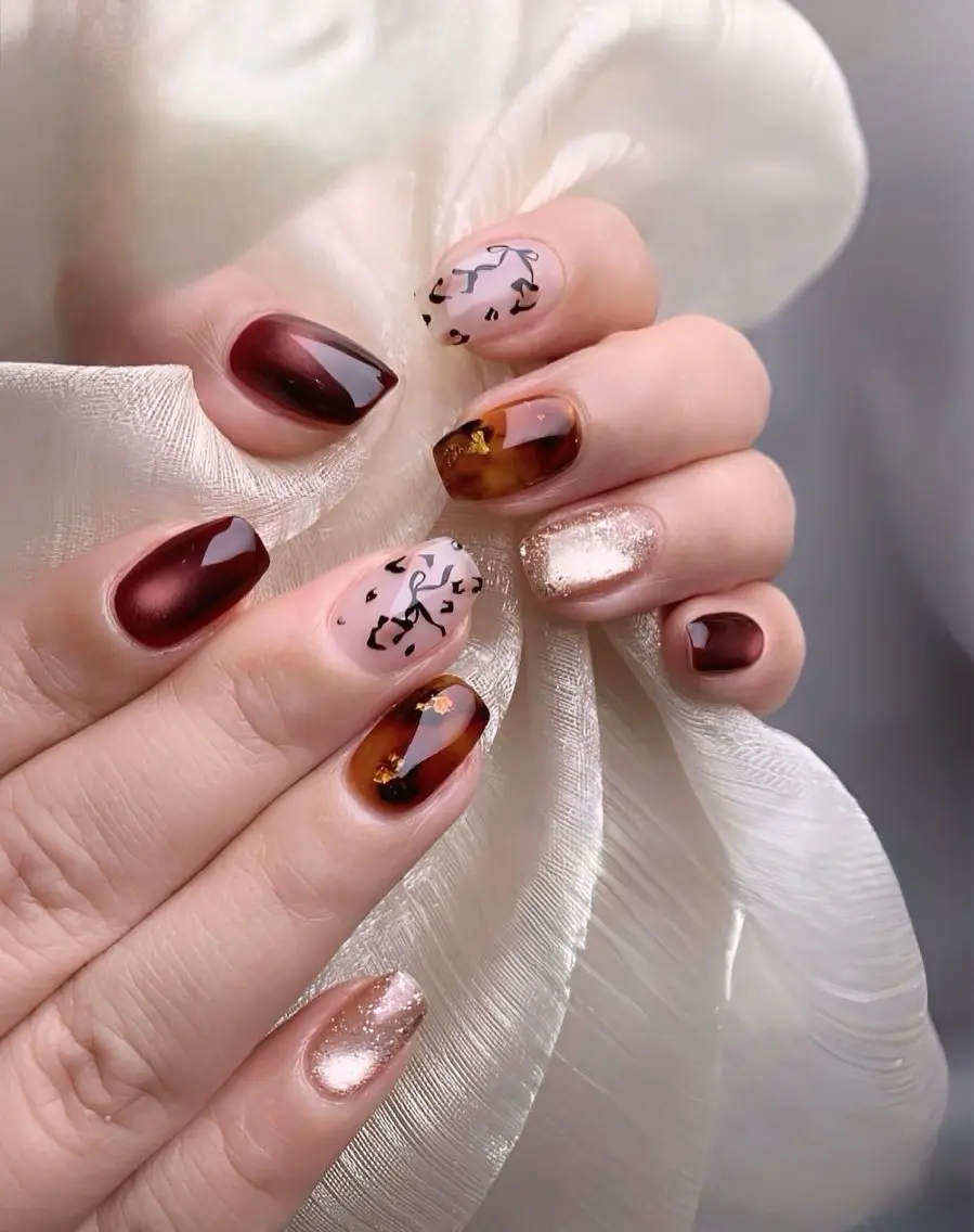 ネイル アートネイル べっ甲ネイル ボルドー ゴールド ラメ(グリッター) NailSalon✨ Écrinエクランのネイルデザイン