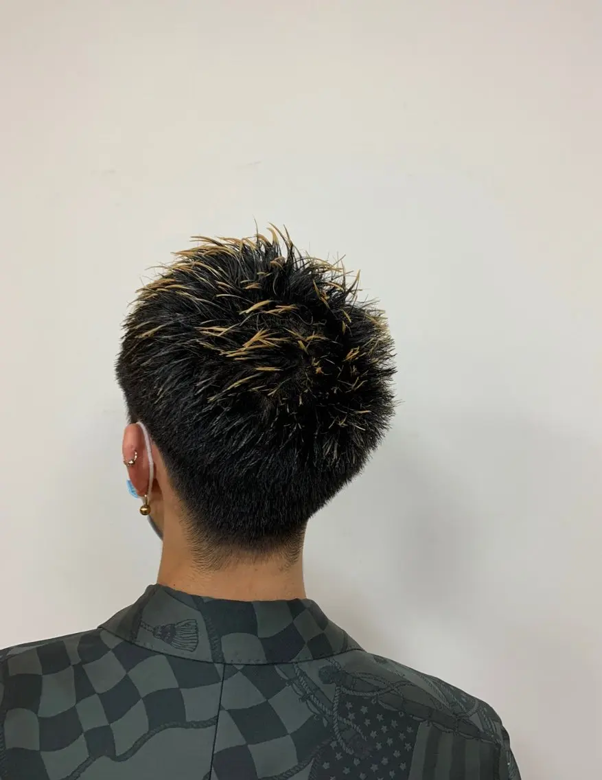 カット+ハイライトブリーチ+カラーの写真