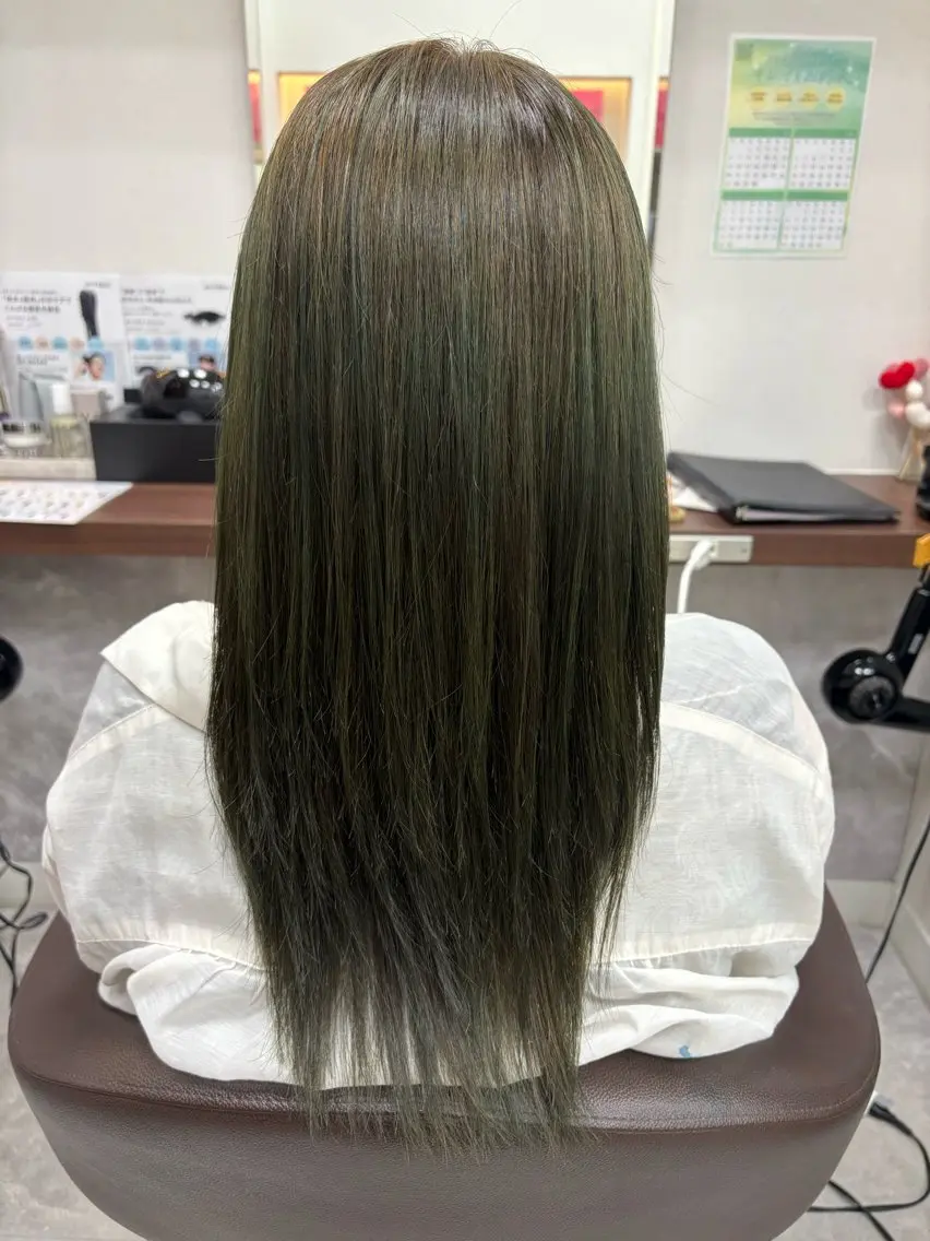 ロング ヘアカラー 尾居 正美のヘアスタイル
