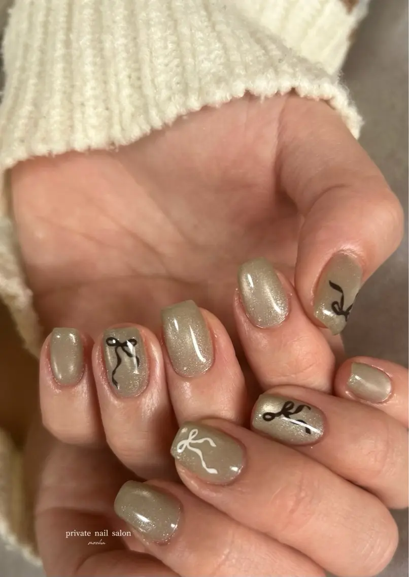 ネイル カジュアル フレンチネイル マグネットネイル ミラーネイル ニュアンスネイル ハンドネイル mocha nailのネイルデザイン