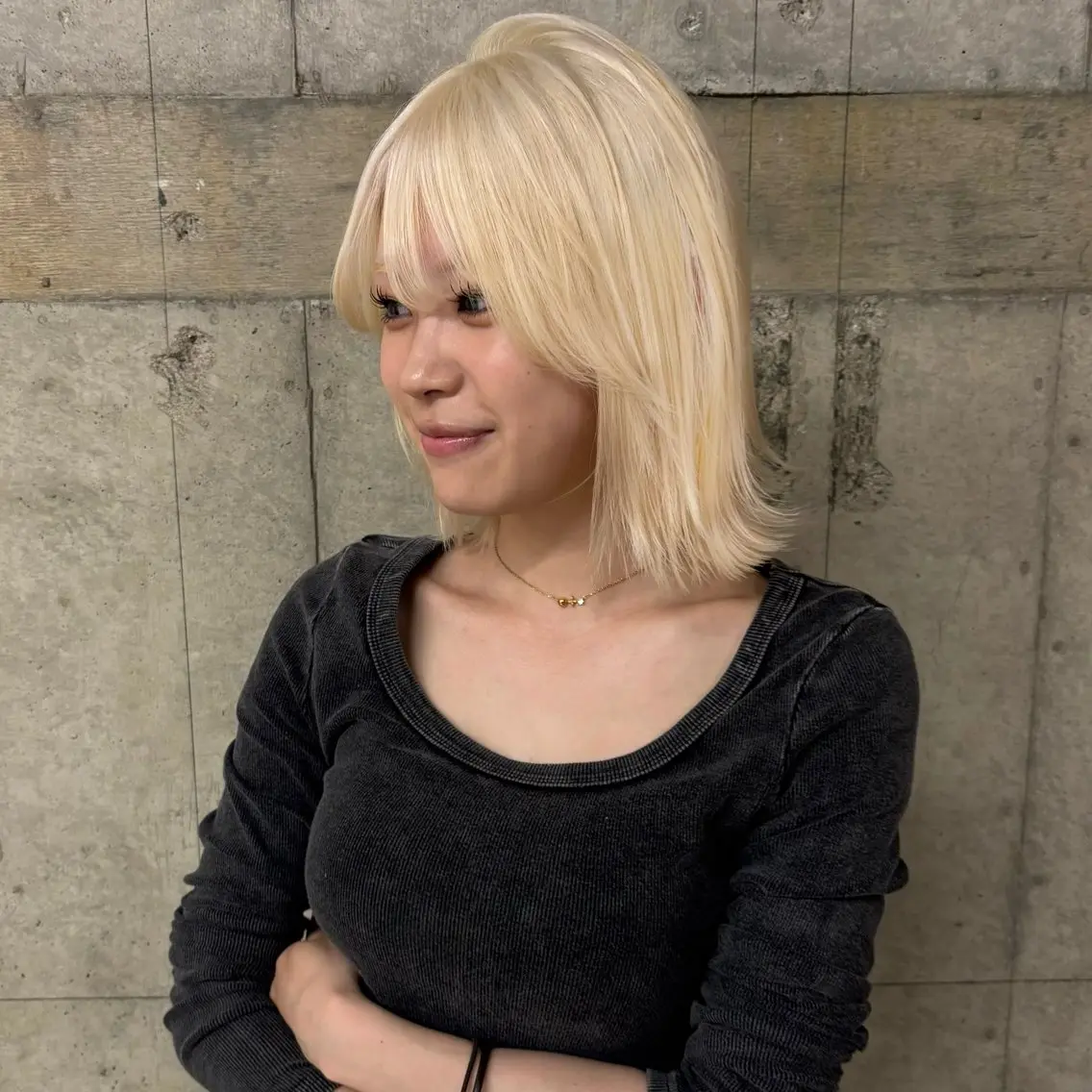 ミディアム カラー ヘアカラー 瑠己杏 :ボブ/ ハイトーンワンカラーのヘアスタイル
