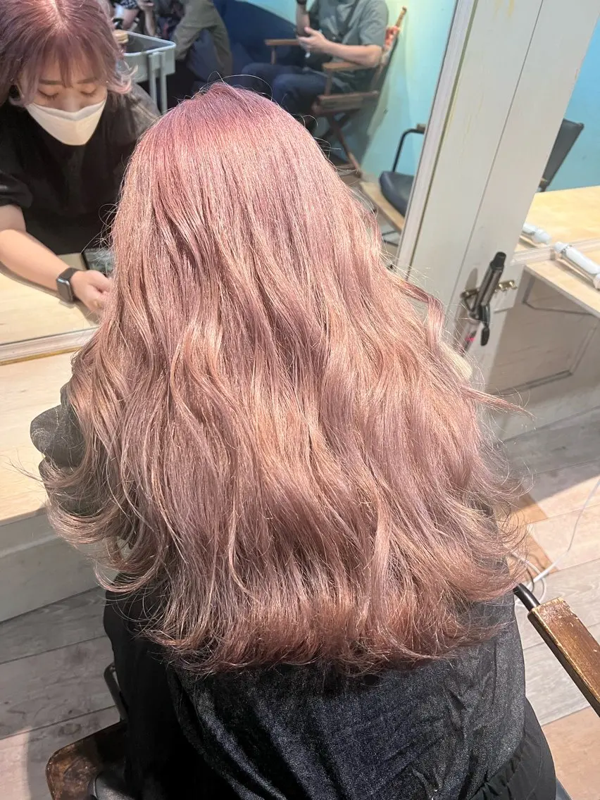 ロング カラー ベージュカラー ハイトーンカラー ピンクカラー ピンクベージュ ヘアカラー 🌈デザインヘア職人 Kaede🌈のヘアスタイル