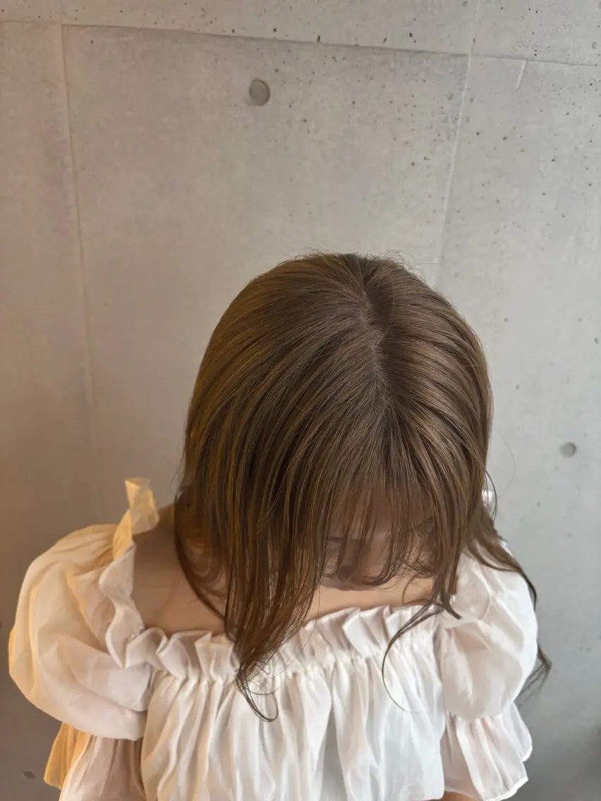 ロング カラー ベージュカラー ブリーチ ミルクティーベージュ 🩶ナチュラル ハイトーン/はちすのヘアスタイル