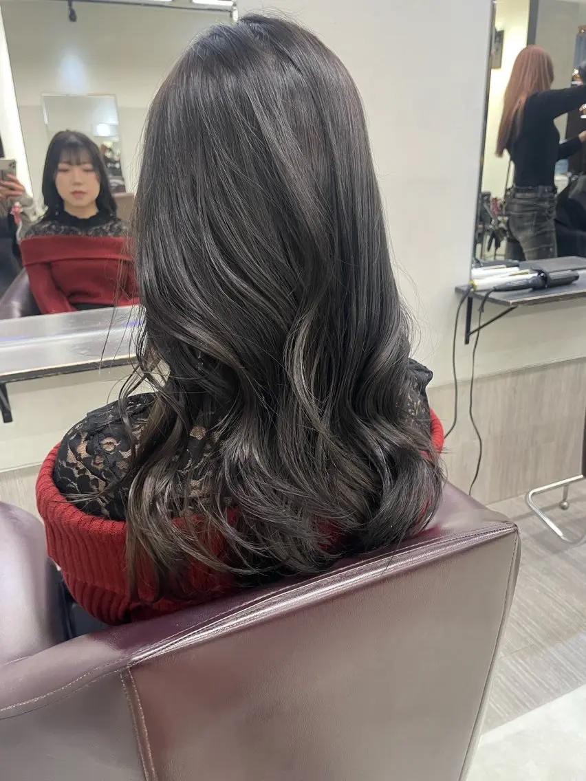 セミロング カラー グレージュ AIRI layer cut hairのヘアスタイル