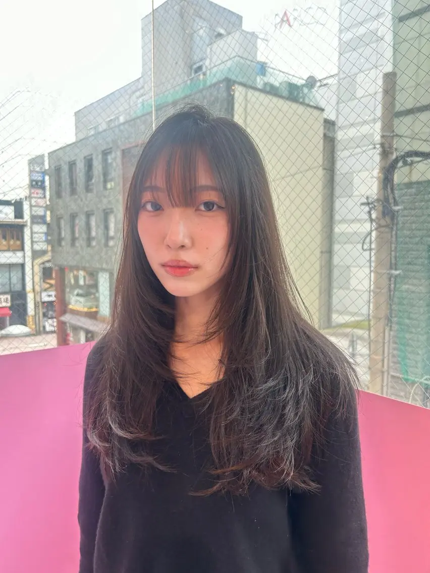 セミロング 韓国風ヘア レイヤーカット トリートメント 植田 彩加のヘアスタイル