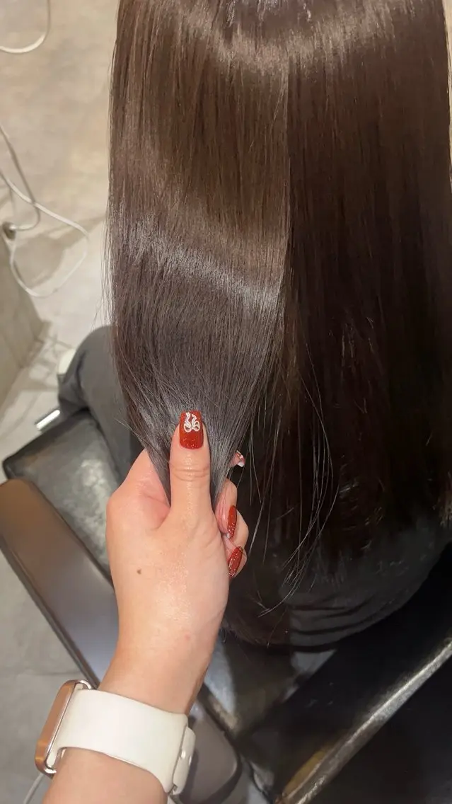 カラー ロングカット/ うる艶カラー/ユイのヘアスタイル