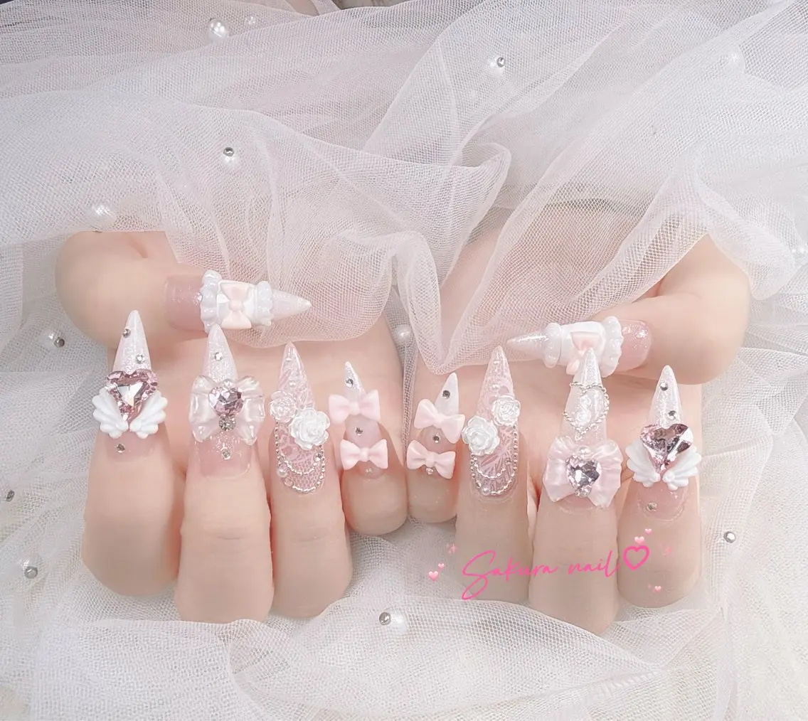 ネイル オーロラネイル クリアネイル フレンチネイル ジェルネイル ガーリー ハンドネイル Sakura Nail Salonのネイルデザイン
