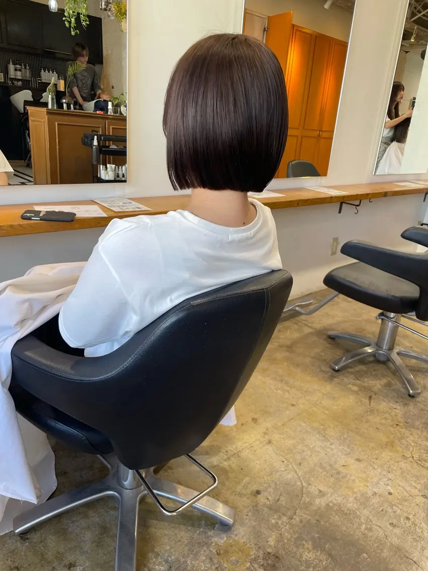 ショート カラー ブラウンカラー MIOベージュカラー 柔らかいカラーのヘアスタイル