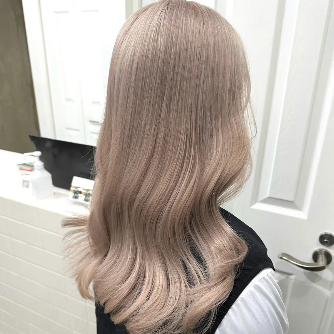 ロング ヘアカラー 🫧艶ブリーチ イッキのヘアスタイル