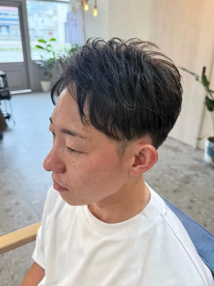 ショート メンズ アップバング ショートヘア 溝口 槙里也のヘアスタイル