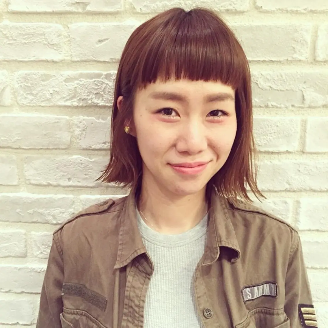 ミディアム セミロング 切りっぱなしボブ ボブ ヘアカラー トリートメント rico_by ヘアとアイブロウの眉毛・アイブロウイメージ