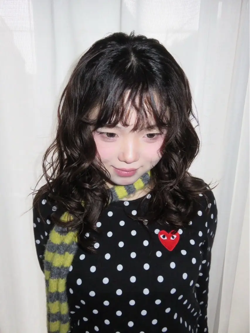 セミロング 伊藤 瞳彩のヘアスタイル
