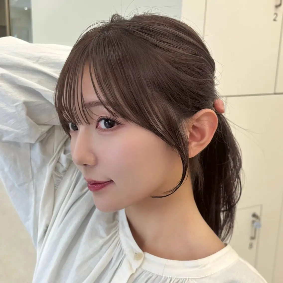 ミディアム カット ヘアカラー トリートメント mei / レイヤー 顔まわり 🤍のヘアスタイル