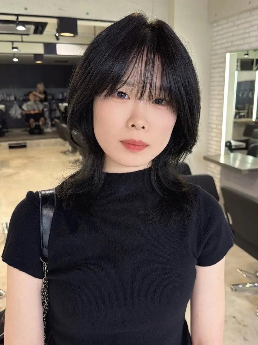 ミディアム カラー 黒髪 ナチュラルブラック ハッシュカット カット ヘアカラー yu-kaハッシュ カット/レイヤーのヘアスタイル