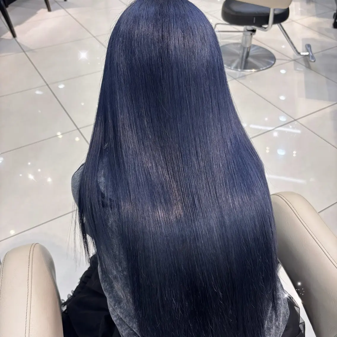 ロング カラー ヘアカラー トリートメント Aika  ︎︎のヘアスタイル