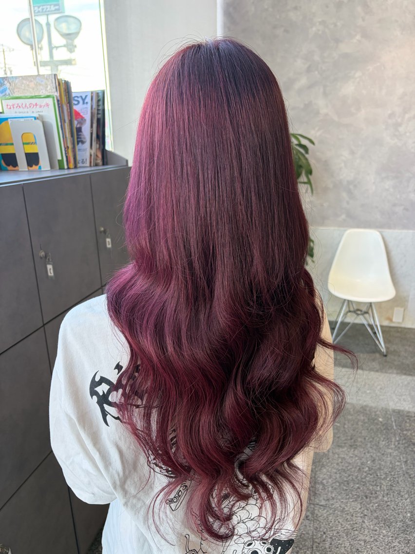 ロング カラー ブリーチ ボルドーカラー ダブルカラー ブリーチなしカラー カット ヘアカラー トリートメント Oopsレイヤー 加藤澄都のヘアスタイル