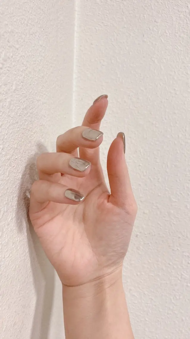 ネイル ミラーネイル シルバー ハンドネイル 玉造、森ノ宮 fran2 nailのネイルデザイン