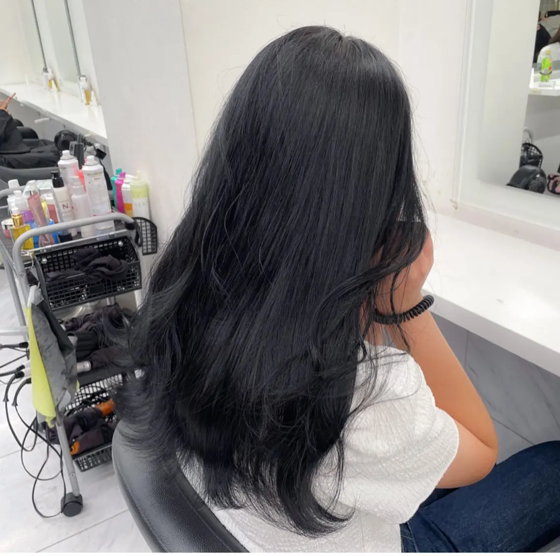 ミディアム カラー 抜け感レイヤー︴ ニュアンスカラーのヘアスタイル