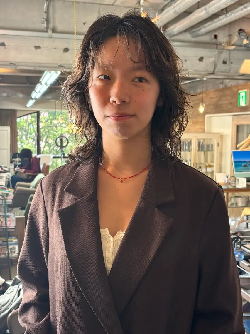 ミディアム パーマ 小日向 沙織のヘアスタイル