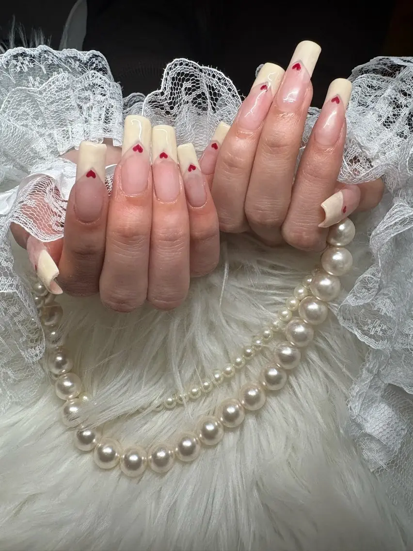 ロング ハンドネイル Pink Alice ふうなのネイルデザイン