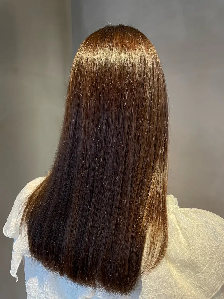 カラー ベージュカラー ヘーゼル 小笠原 愛菜のヘアスタイル