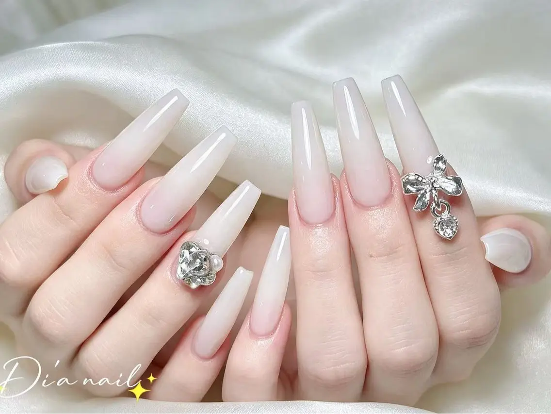 ネイル フットネイル 韓国ネイル レース マグネットネイル ニュアンスネイル ハンドネイル Dia nail サロンのネイルデザイン