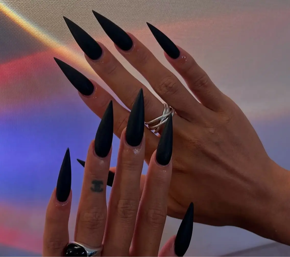 ネイル グラデーション キラキラネイル ワンカラーネイル 冬ネイル Jenn Nail Salonのネイルデザイン