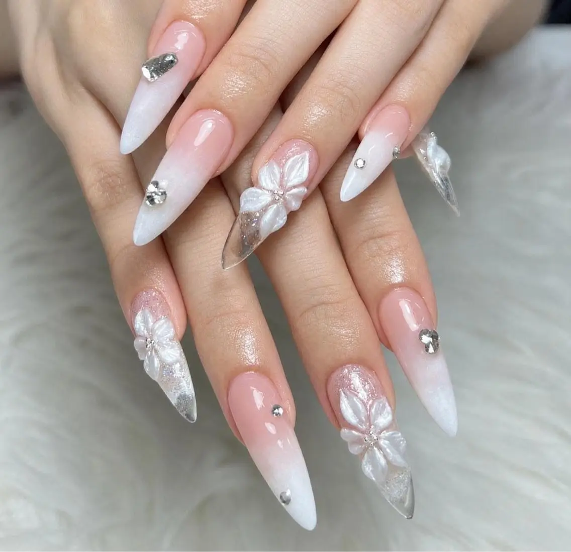 ネイル AURA NAIL🎀💅のネイルデザイン