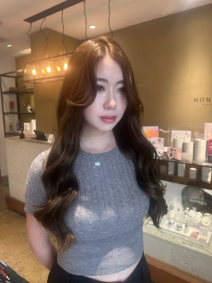 ロング カラー ヘアカラー トリートメント YUI.⋆𝜗𝜚 /レイヤー/ボブのヘアスタイル