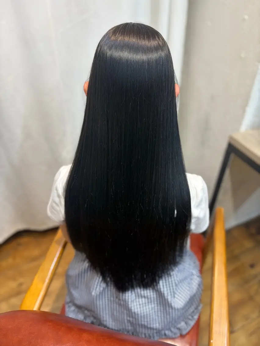 暗くしたい方必見‼️透明感のあるブルーブラック🫐✨️ワンカラー¥2000の写真