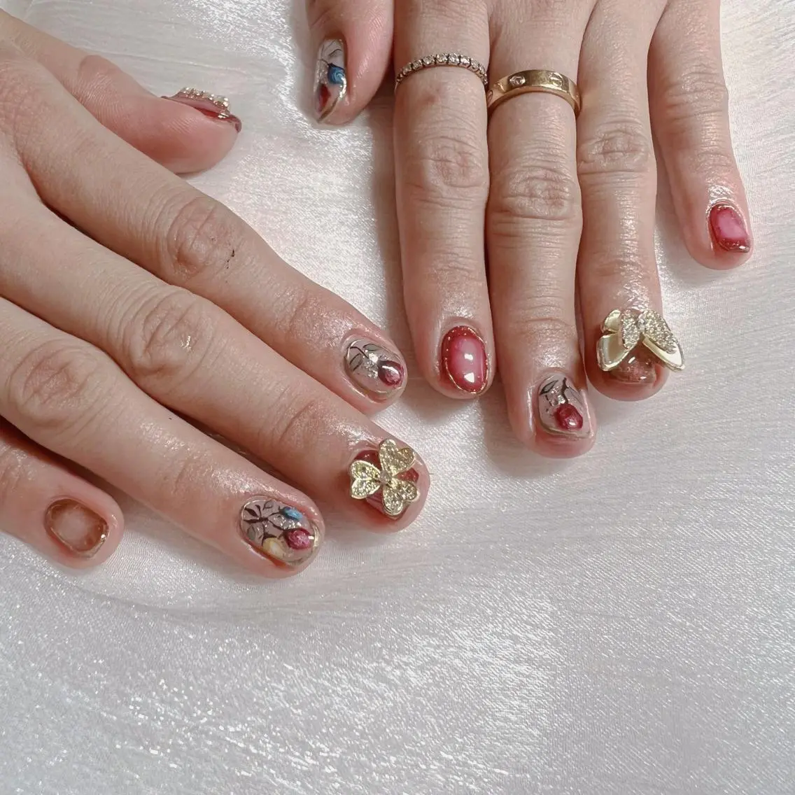 ネイル オーロラネイル フットネイル フレンチネイル ジェルネイル 韓国ネイル ハンドネイル ハンドケア 【ENサロン】 Rei🎀Nailのネイルデザイン