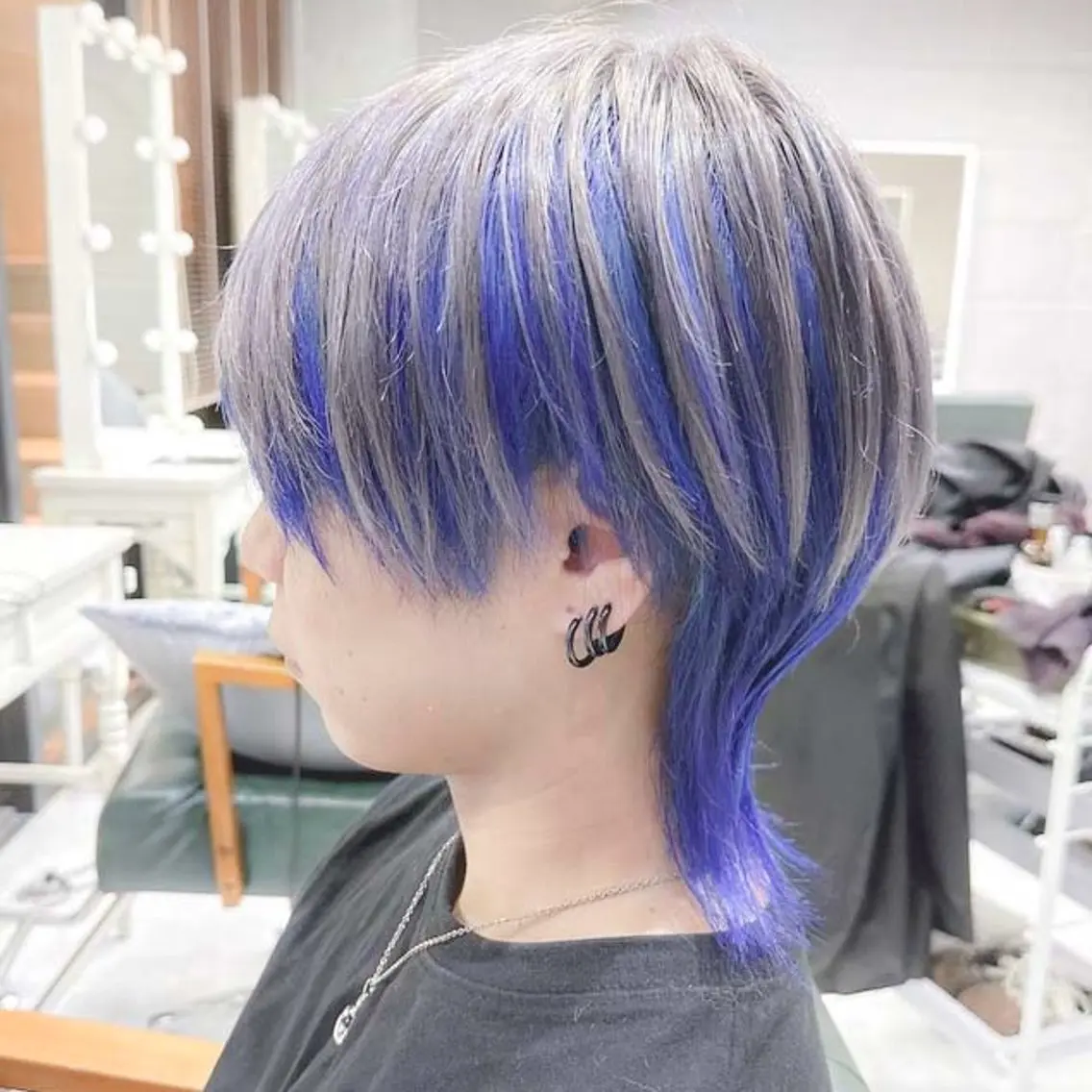 ショート カラー アッシュ ブリーチ ブルーカラー デザインカラー ハイトーンカラー DAYS Men’sのヘアスタイル
