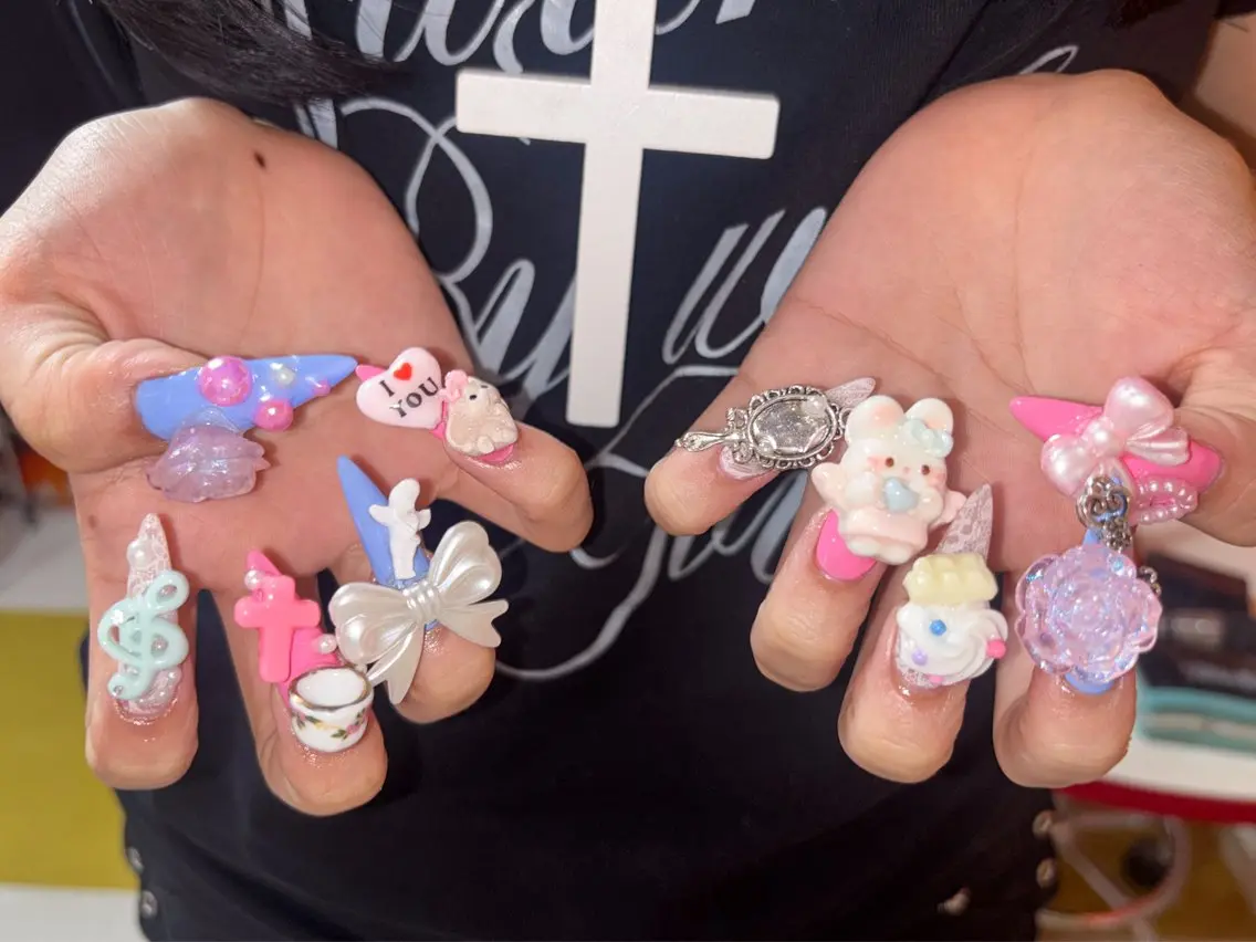 ネイル ハンドネイル .unff サラ🦷のネイルデザイン