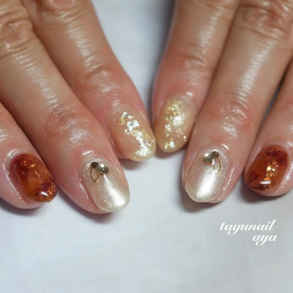 ネイル アートネイル べっ甲ネイル ブルー ジェルネイル ゴールド ネイルサロン 【たゆnail】のネイルデザイン