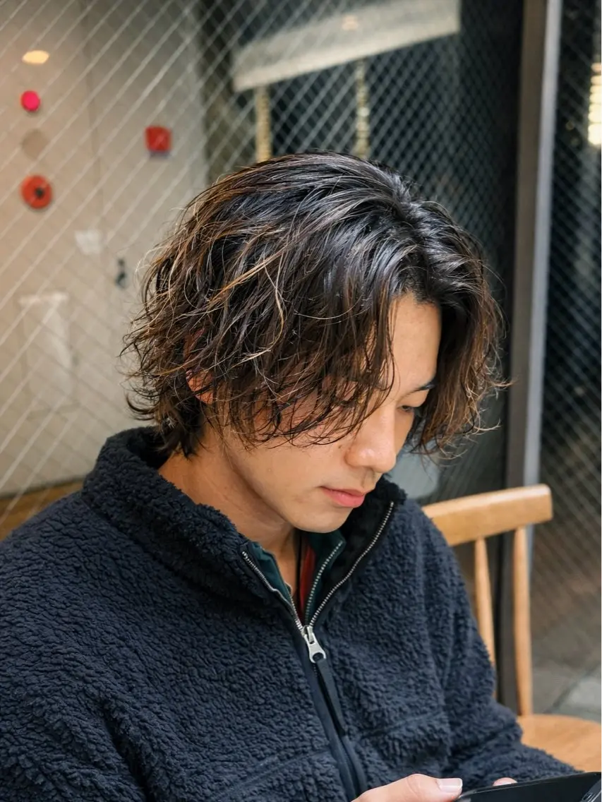 ミディアム パーマ メンズ カット パーマ トリートメント 🇺🇸サーフカール 🇺🇸ケンシロウのヘアスタイル