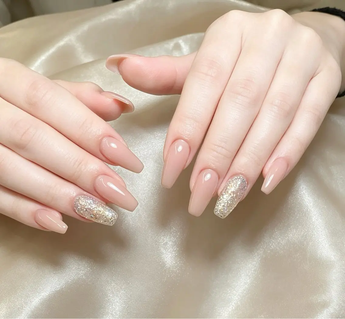 ネイル ハンドネイル Glow Minamiのネイルデザイン