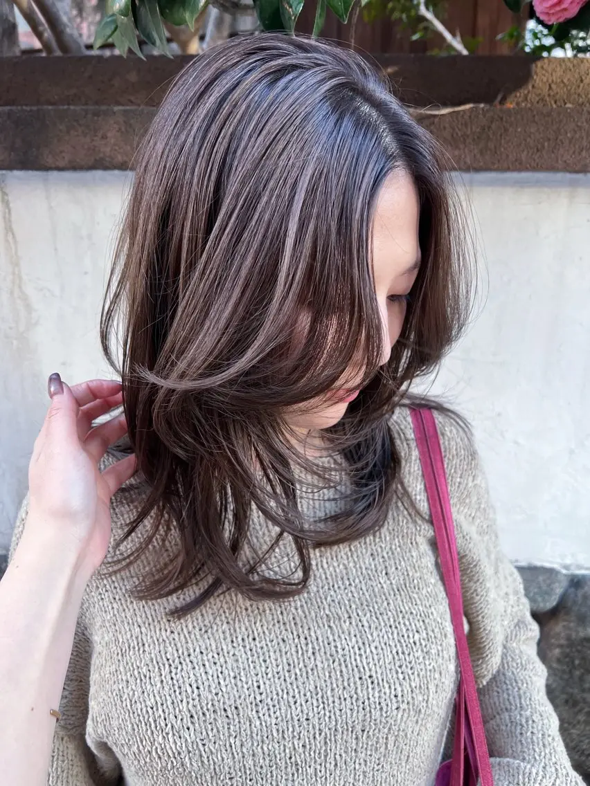 ミディアム カット ヘアカラー kotoko 透け感カラーのヘアスタイル