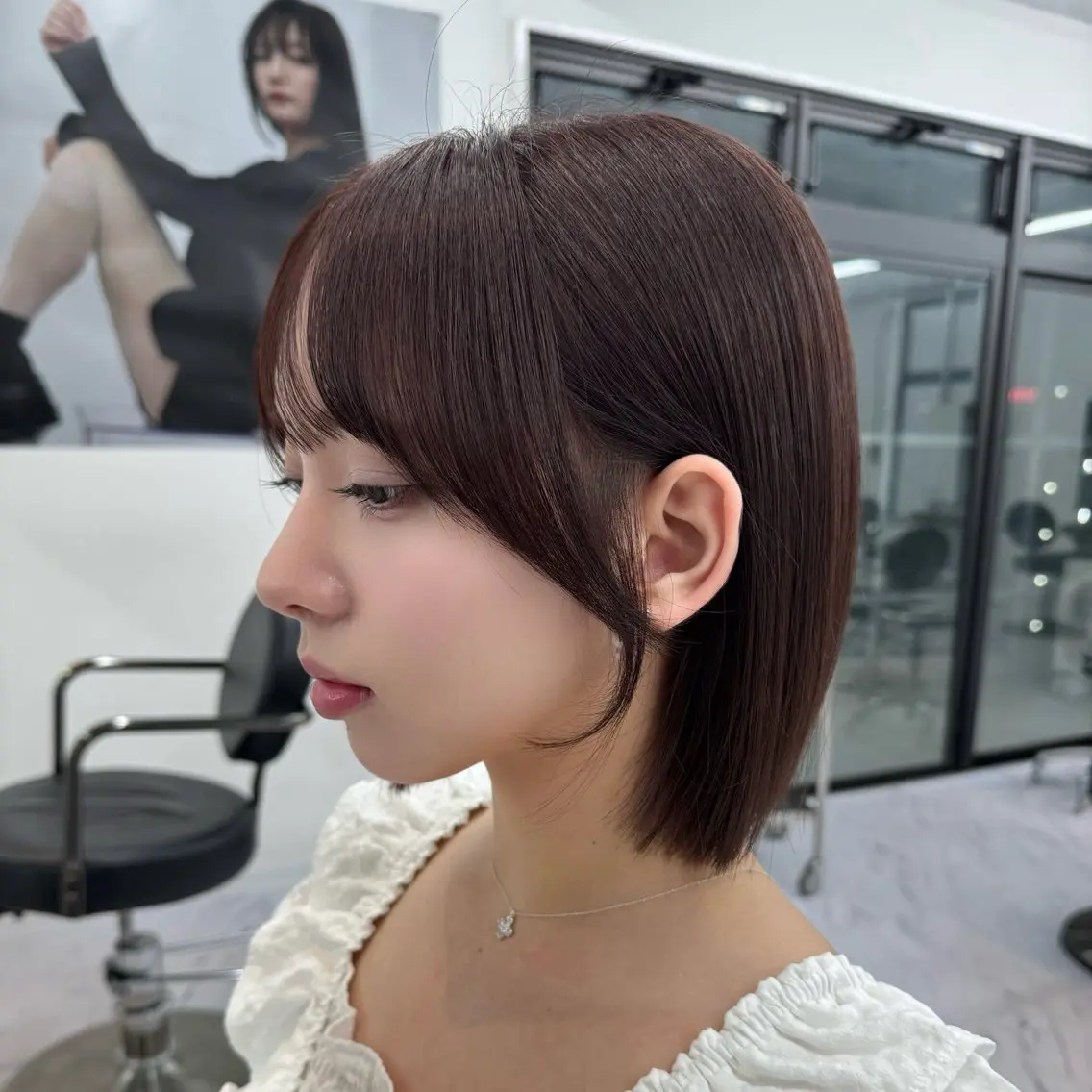 ショート 顔まわりレイヤー 顔周りカット レイヤーカット ハイトーン/髪質改善 /ブリーチ縮毛のヘアスタイル