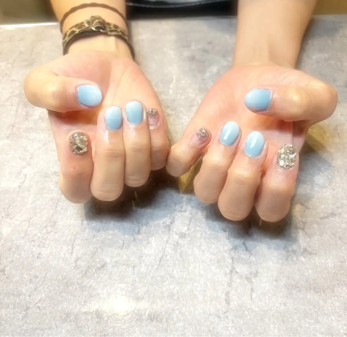 ネイル ブルー ホワイト ハンドネイル りな 🐵🍌💅のネイルデザイン