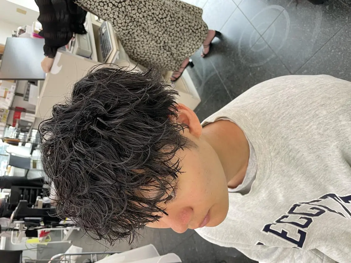 ショート パーマ メンズ カット パーマ 💇🏻‍♂️パーマ ニキ✨本田龍斗のヘアスタイル