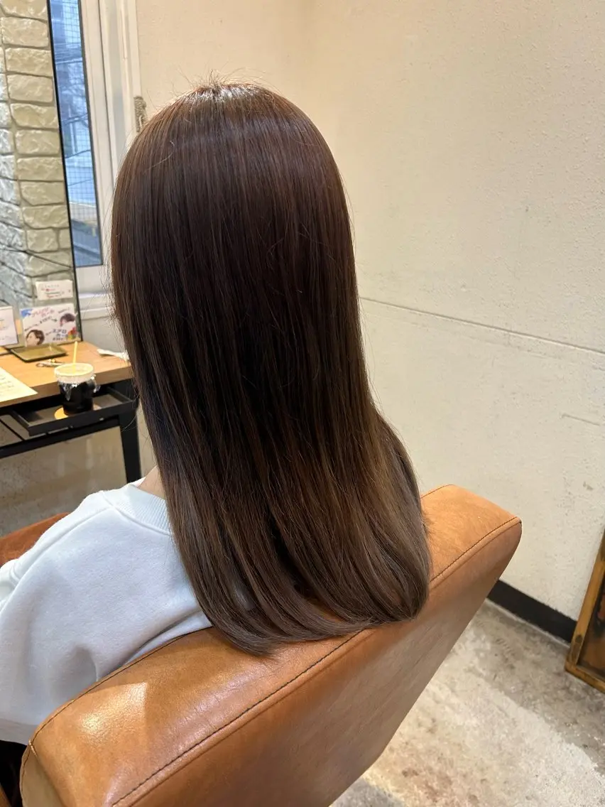 ロング カラー グラデーションカラー コヤナギ ラムのヘアスタイル