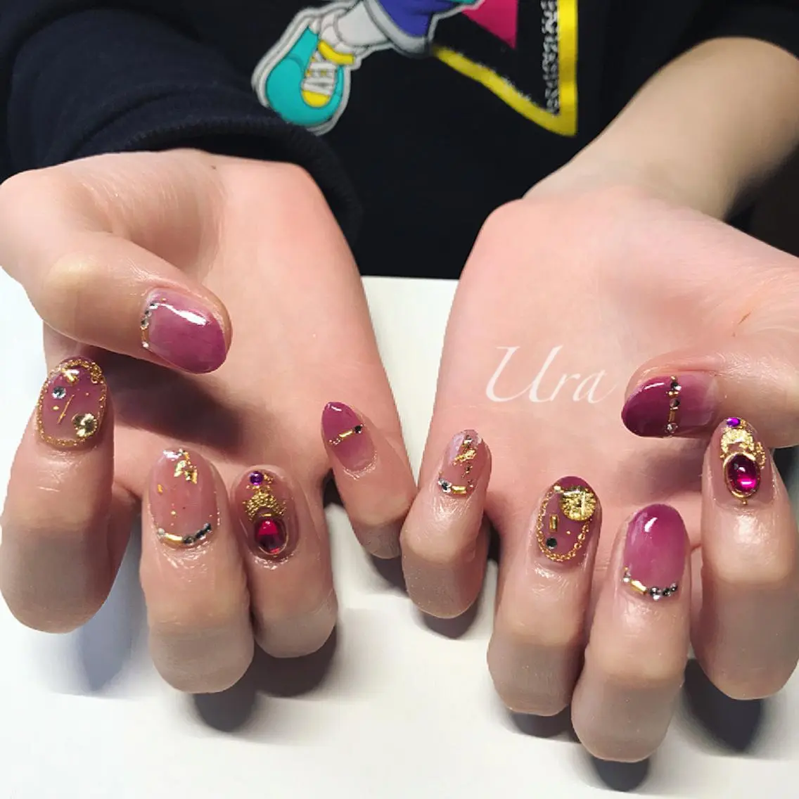 ネイル ゴージャス UrakoNail 《nail》のネイルデザイン
