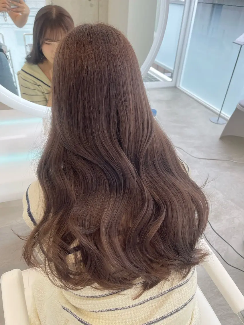 ロング カラー レイヤーカット 透明感カラー表参道のヘアスタイル