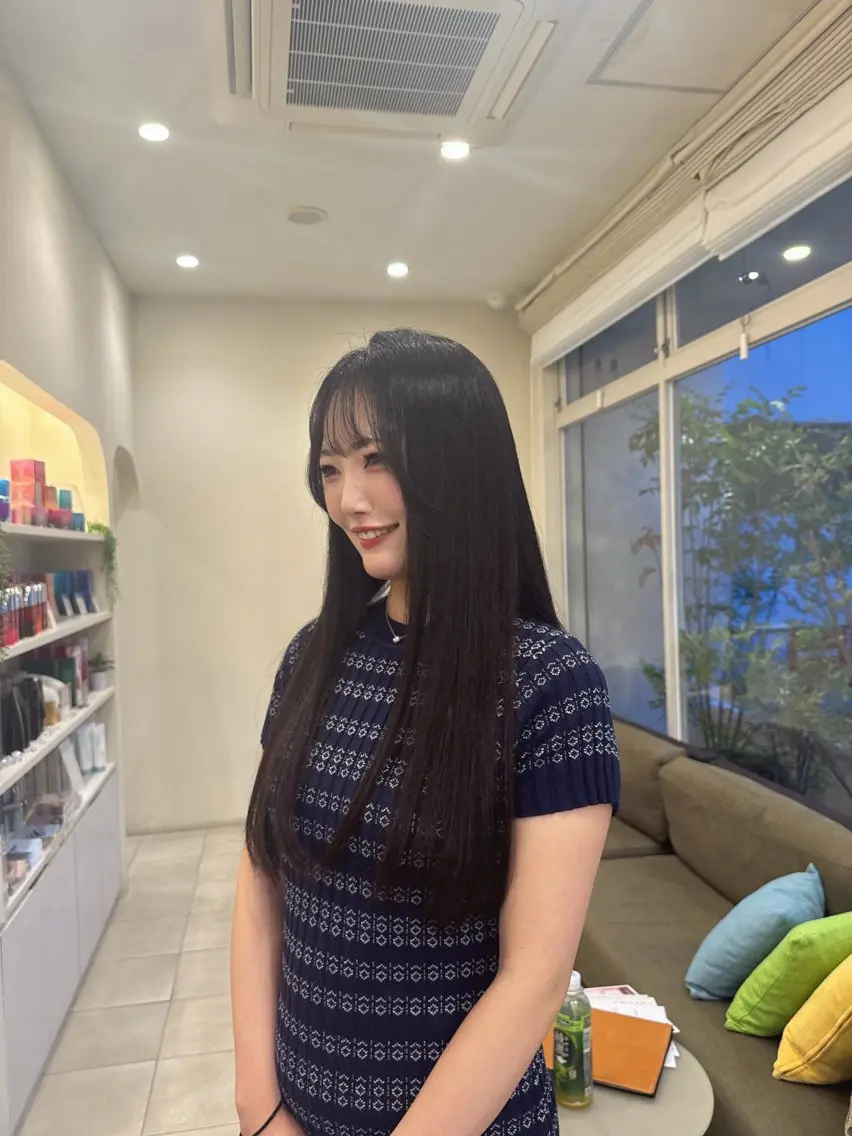 ロング レイヤーカット ロング ローレイヤー 原尾 あやなのヘアスタイル