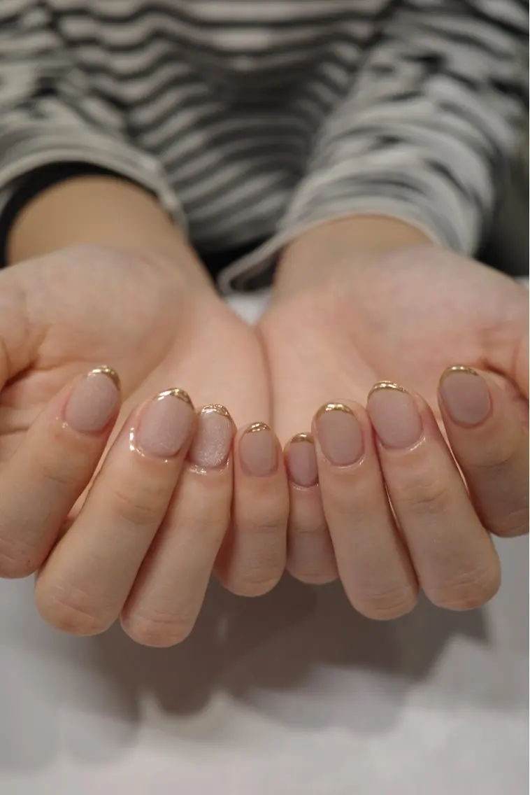ネイル マグネットネイル ニュアンスネイル オフィスネイル シンプルネイル ハンドネイル tete nailstudioのネイルデザイン