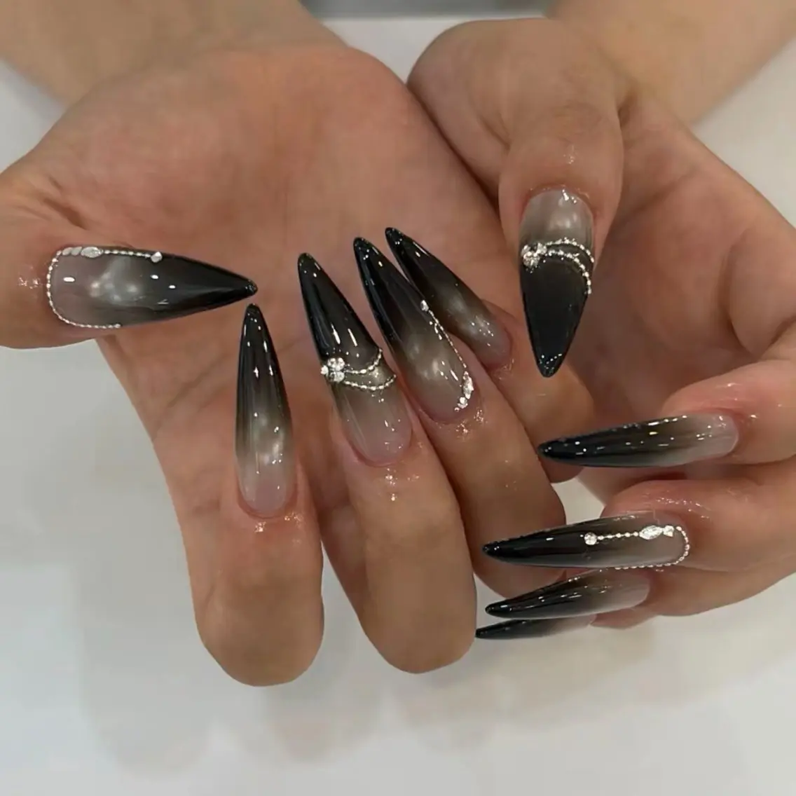 ネイル ハンドネイル Luna Gladeのネイルデザイン