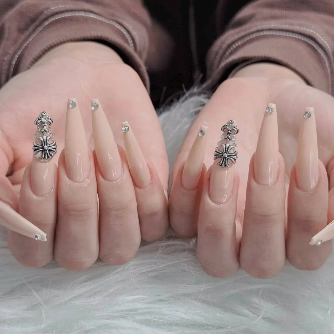 ネイル オーロラネイル クリアネイル 成人式 フラッシュネイル ジェルネイル ハンドネイル Amee Nail Salonのネイルデザイン