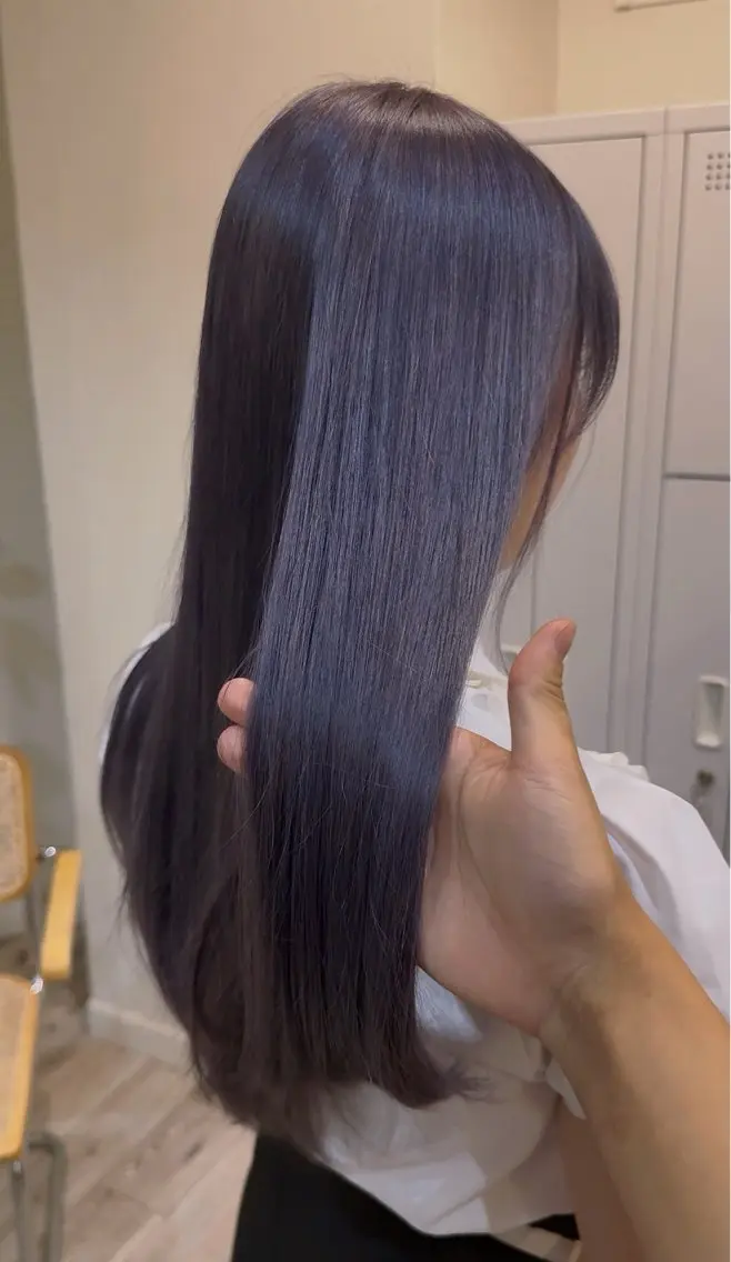 ロング ヘアカラー クロギ リョウのヘアスタイル