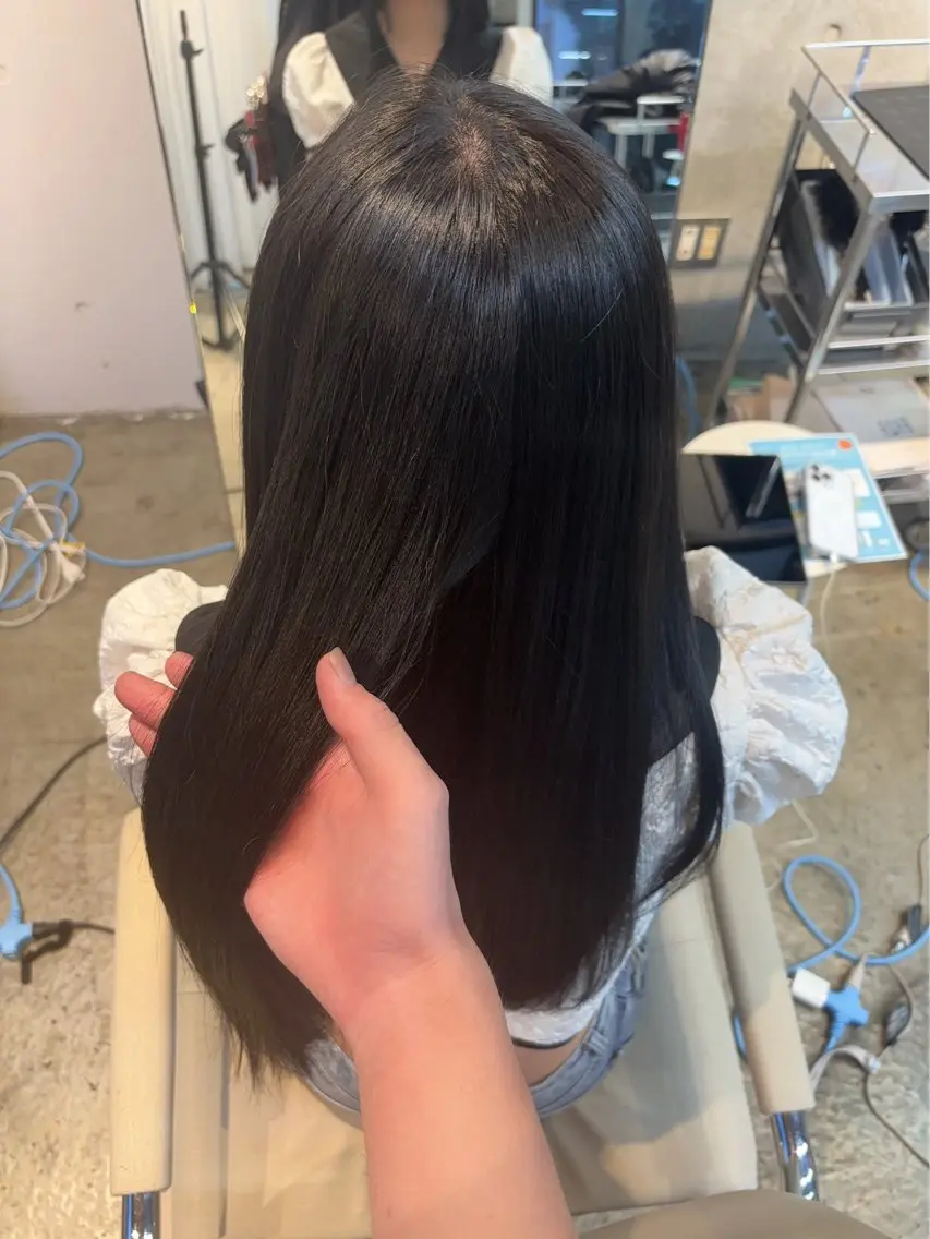 セミロング カラー 透明感カラー 上田 季里のヘアスタイル